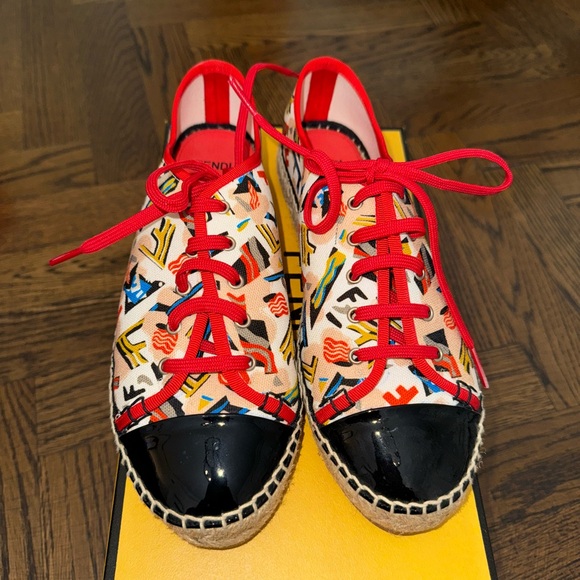 Fendi espadrille canvas lace up sneaker. Size 36 - Picture 2 of 6